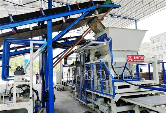 連鎖護(hù)坡磚機(jī)六大注意事項(xiàng)，提升生產(chǎn)效率30%