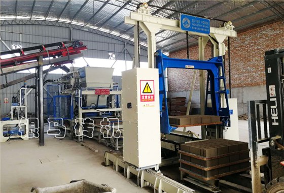 水泥免燒磚成型機(jī)：免燒磚機(jī)實力鑄就品牌，科技實現(xiàn)創(chuàng)新！