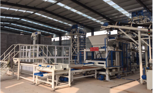 透水磚機(jī)設(shè)備性能淺析 透水磚機(jī)設(shè)備性能淺析