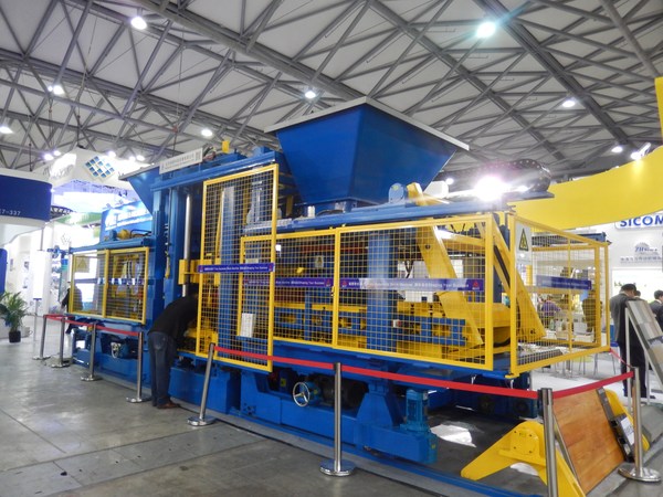 國(guó)內(nèi)的砌塊成型機(jī)械制造業(yè)存在哪些弊端? 國(guó)內(nèi)的砌塊成型機(jī)械制造業(yè)存在哪些弊端?