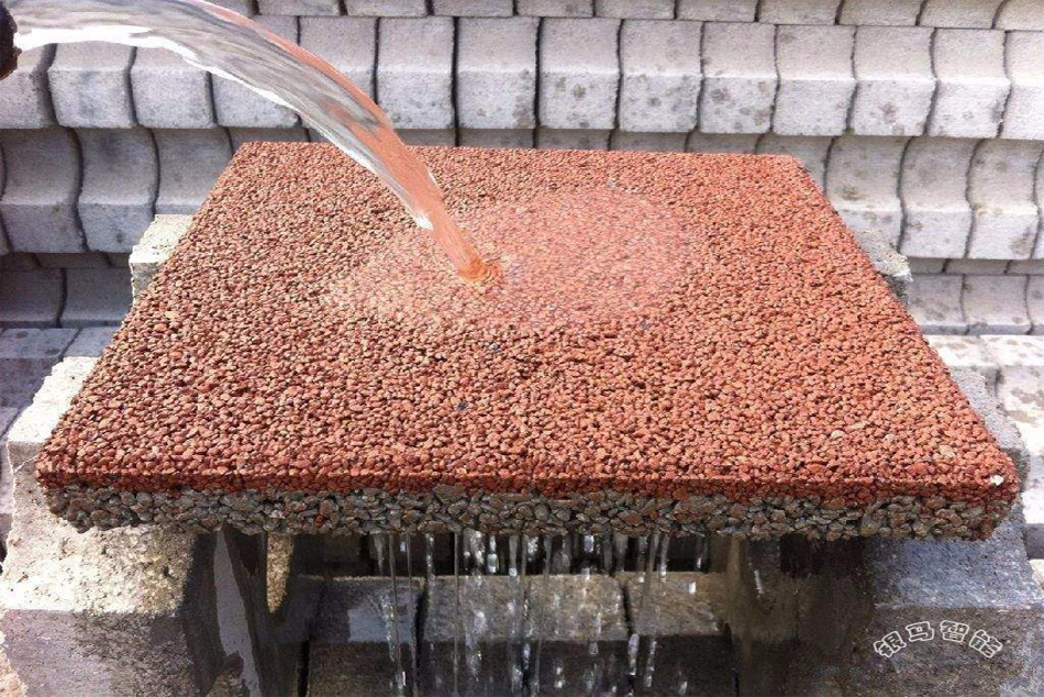 透水磚機是維護生態(tài)平衡,保護水資源的重要設備 透水磚機是維護生態(tài)平衡,保護水資源的重要設備