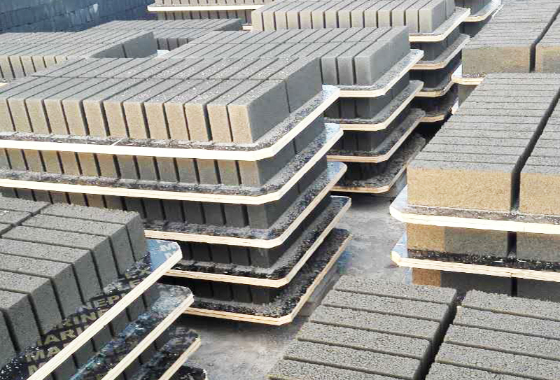 路面磚制磚設(shè)備的制品鋪設(shè)施工要求 路面磚制磚設(shè)備的制品鋪設(shè)施工要求