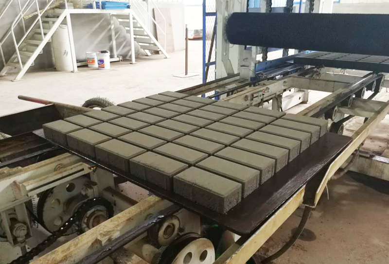 水泥磚制磚生產(chǎn)線如何實(shí)現(xiàn)廢棄物循環(huán)再用