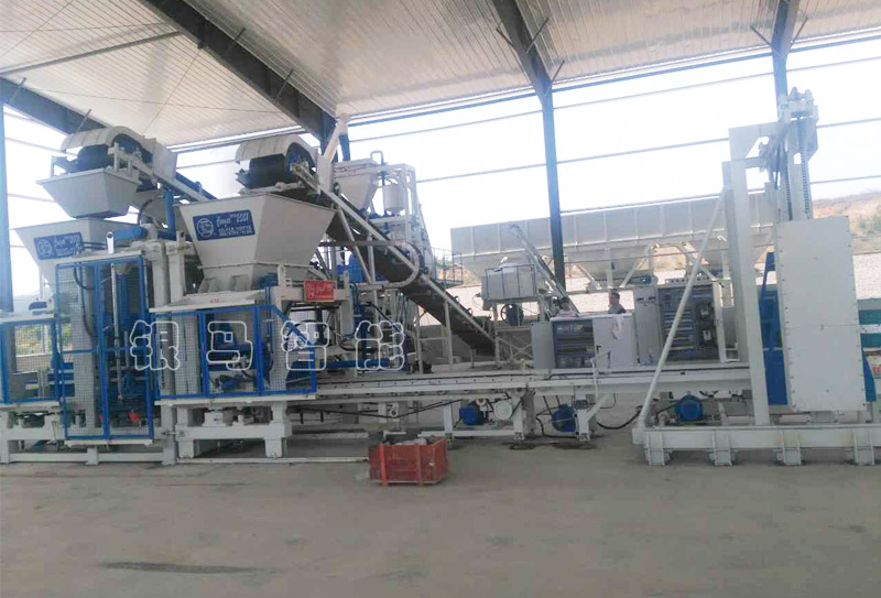 小編支招：免燒磚全自動磚機配套皮帶傳輸機省力安裝法！