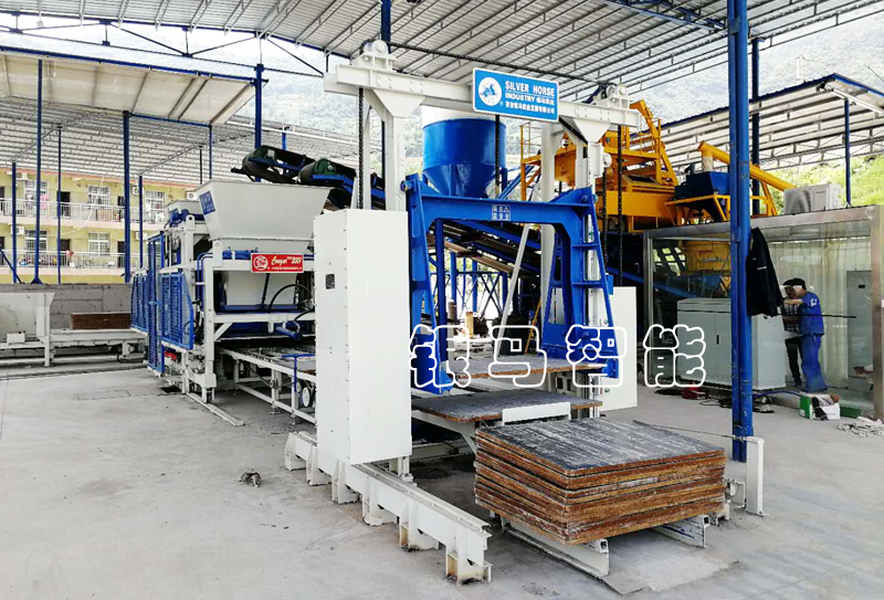 便道磚生產(chǎn)設(shè)備：免燒磚機轉(zhuǎn)型升級的目標(biāo)是價值定位！