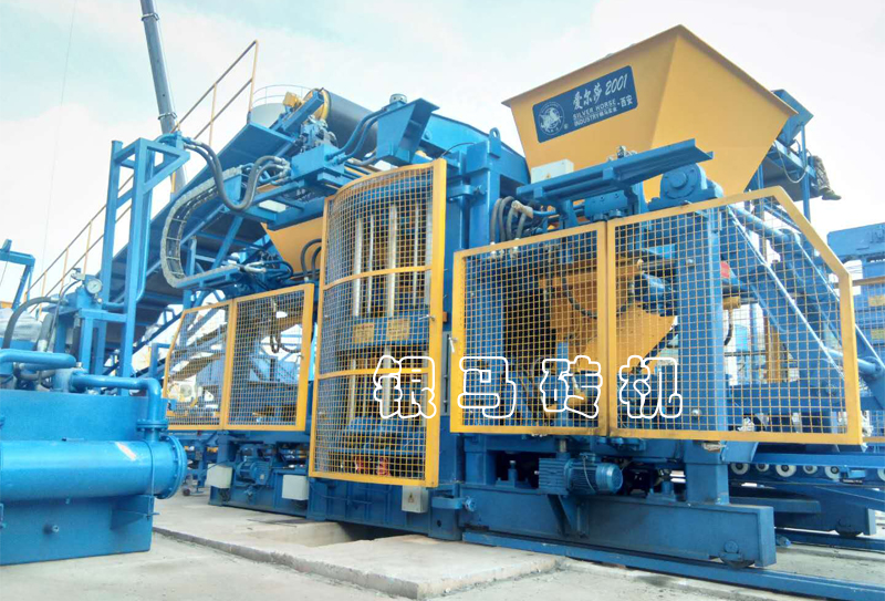 水泥彩磚設備：空心磚機70%退稅比例，你有什么想法？