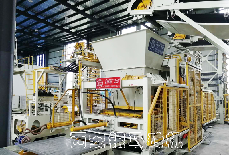 全自動新型磚機：透水磚機工業(yè)固廢全兼容，距離生態(tài)更進(jìn)一步！