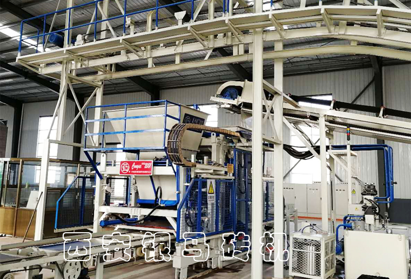 全自動(dòng)透水磚機(jī)生產(chǎn)線：水泥磚機(jī)固廢制磚，環(huán)保即高效