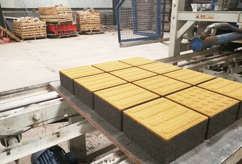 全自動透水磚磚機