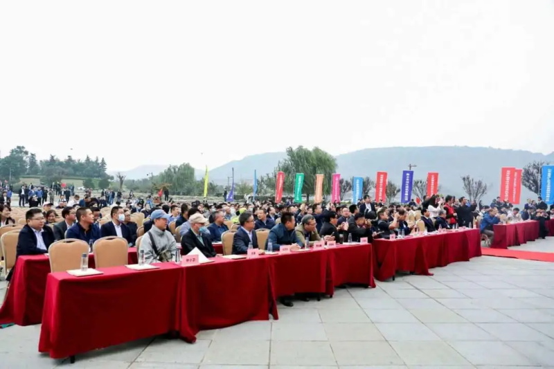 大會(huì)以&ldquo;創(chuàng)新驅(qū)動(dòng)發(fā)展，循環(huán)引領(lǐng)未來(lái)&rdquo;為主題